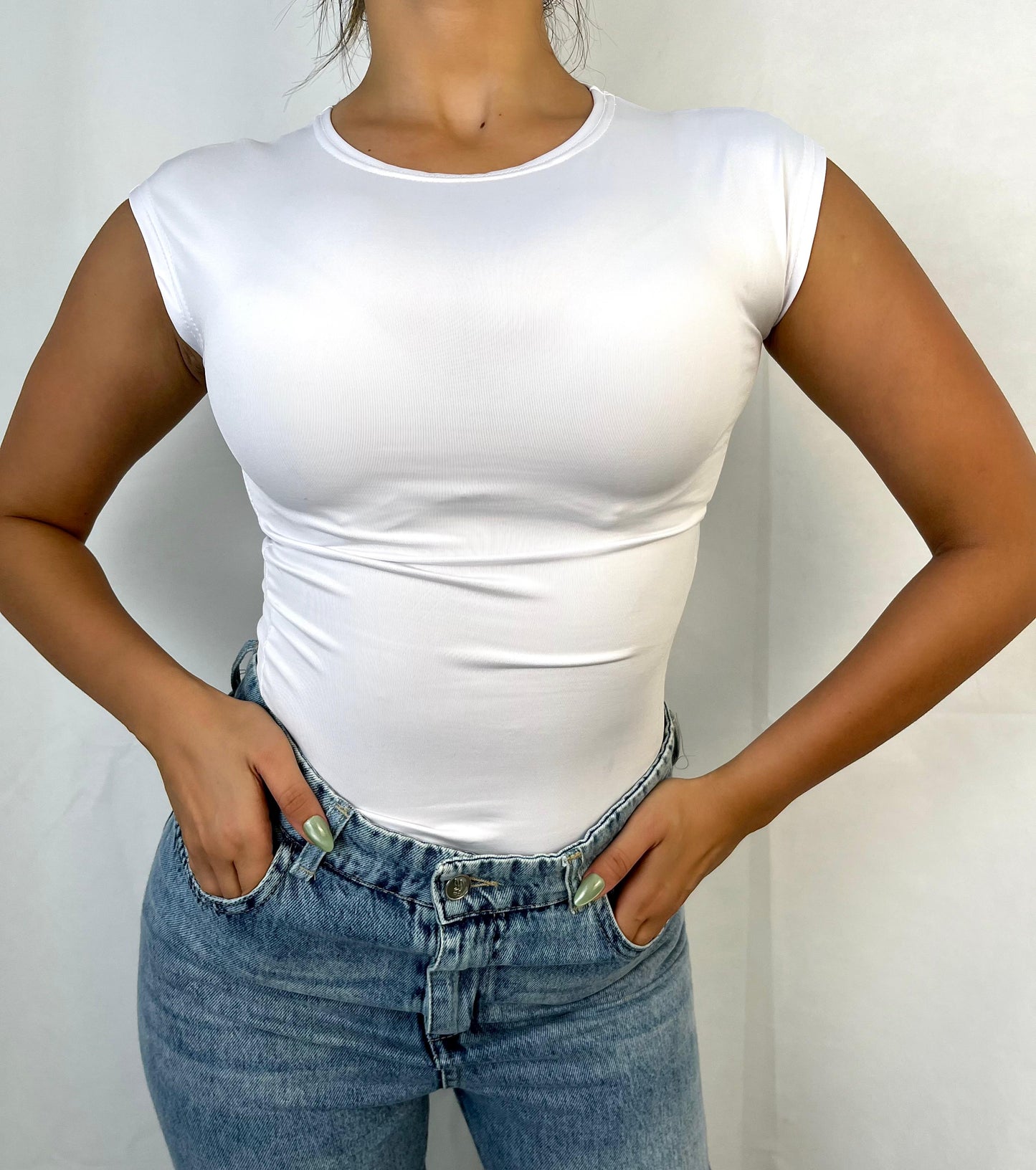 The cropped petal sleeves bodysuit code (851)