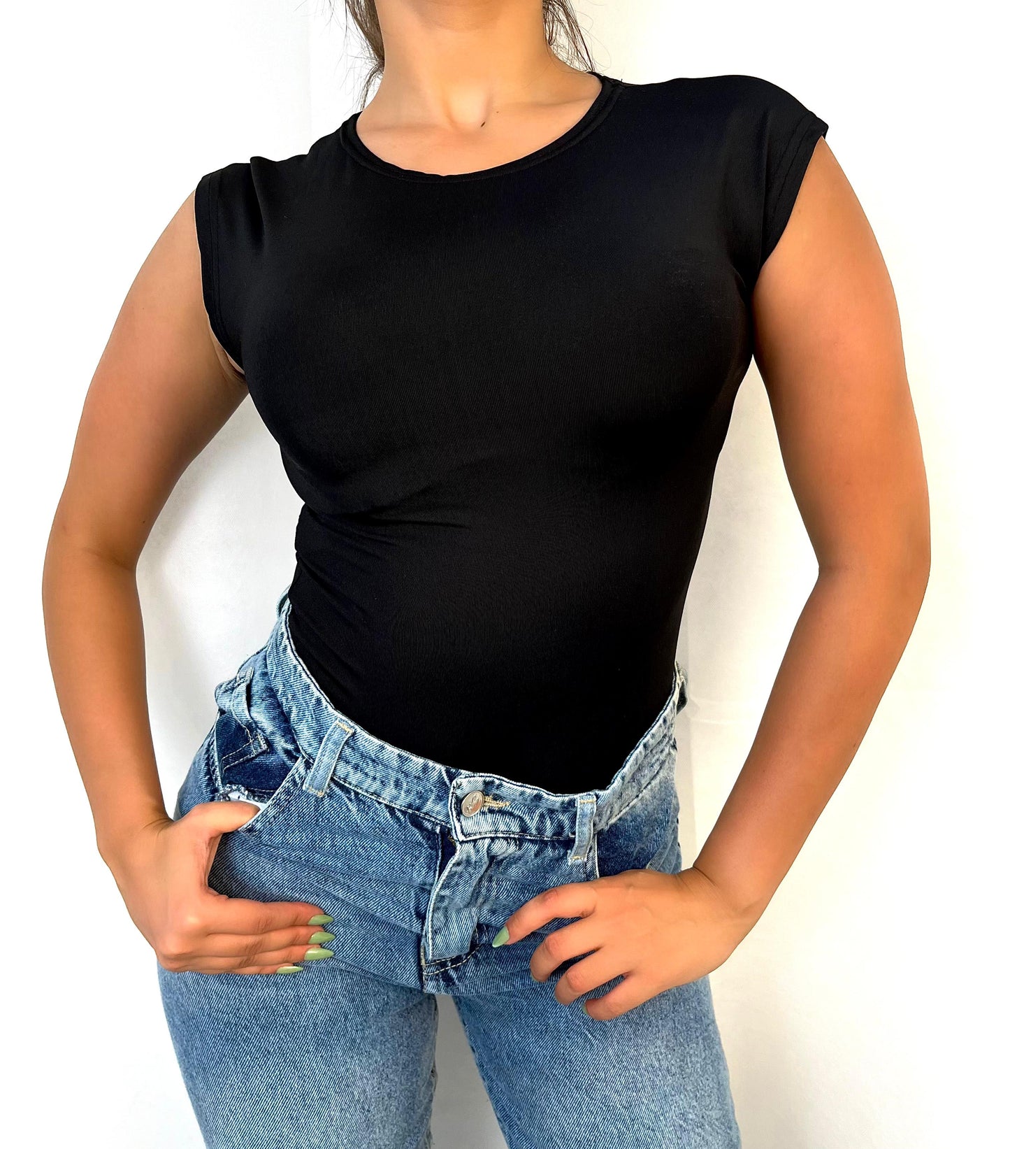 The cropped petal sleeves bodysuit code (851)