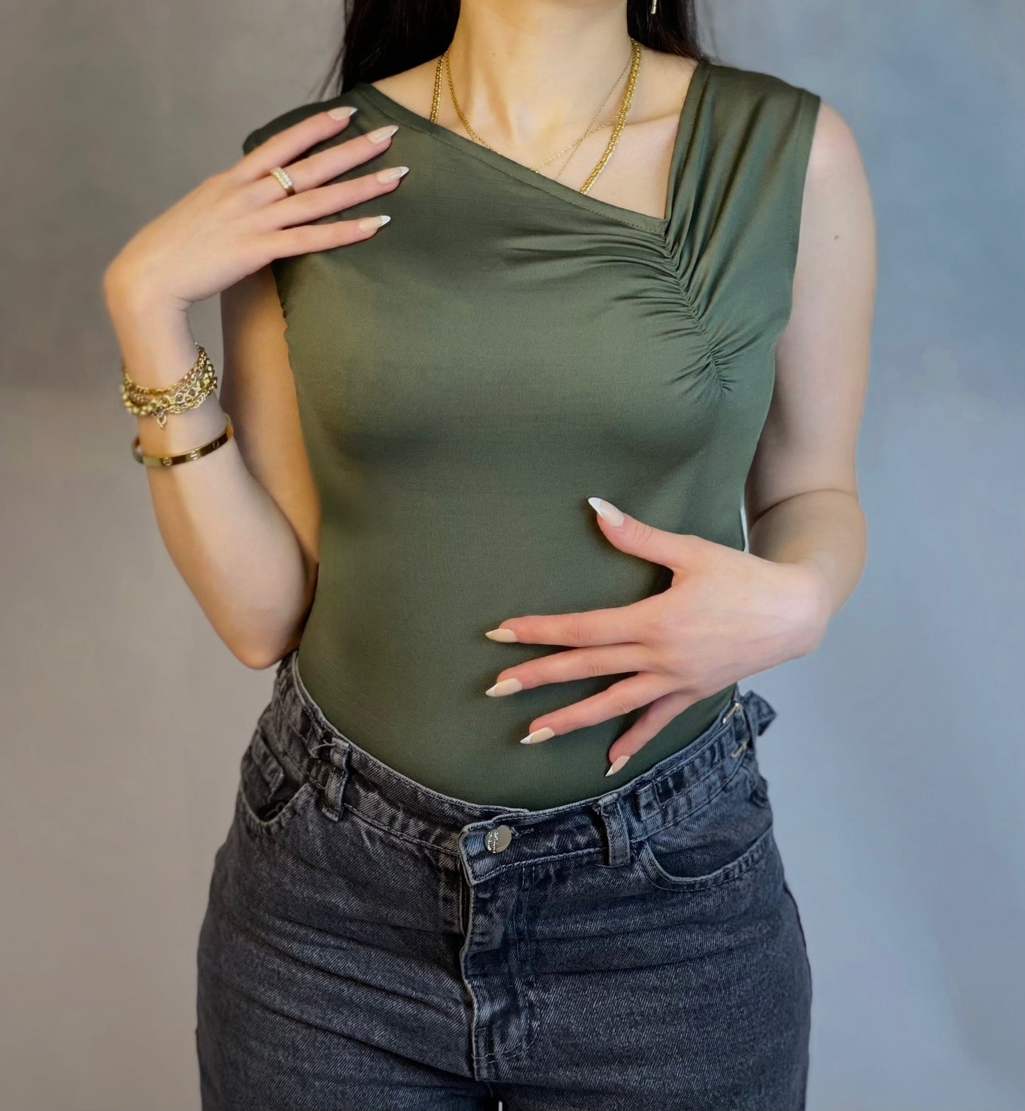 Asymmetrical basic top code(846)
