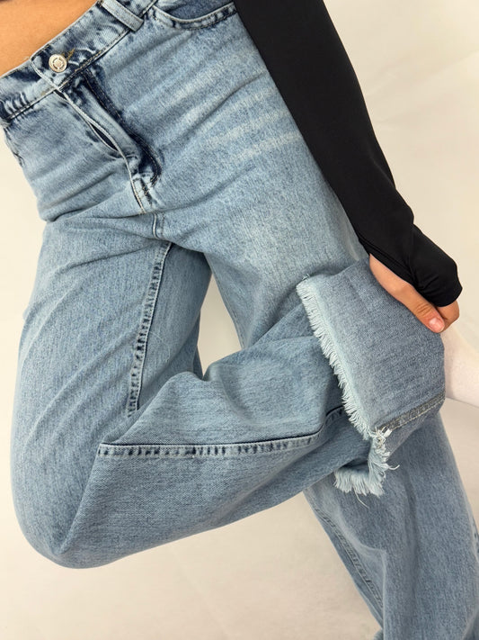 41 Ruffle  jeans